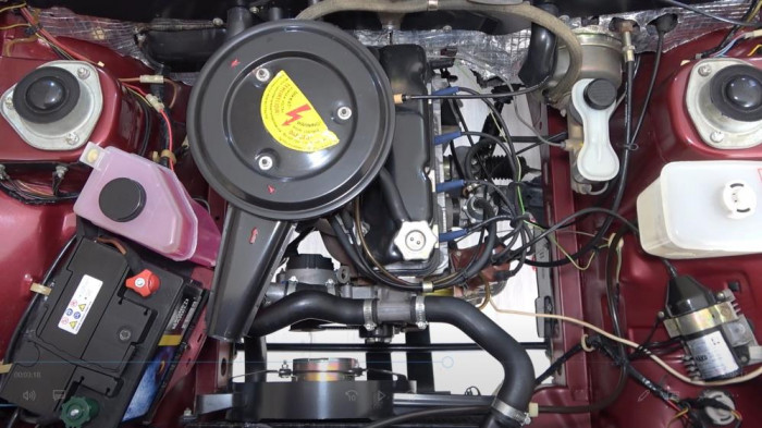 fabrikadan çıktığı gibi duruyor