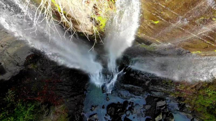 Kabaceviz Şelaleleri sonbaharda bir başka güzel