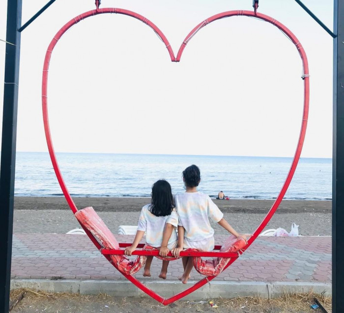 16 yaşındaki lise öğrencisi salıncaktan kafa üstü düşerek hayatını kaybetti