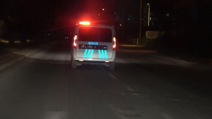 Dur ihtarına uymayıp eroini camdan atıp kaçtı, kovalamacayla yakalandı