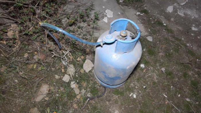 Tüp bomba gibi patladı, ev harabeye döndü