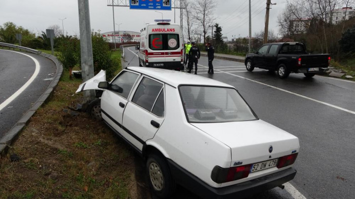 Patlayan lastik kazaya sebep oldu: 2 yaralı
