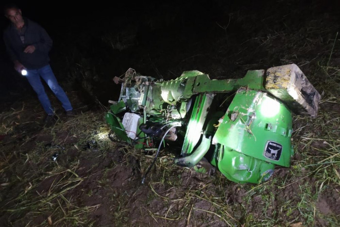 Tarlada devrilen traktörün sürücüsü hayatını kaybetti