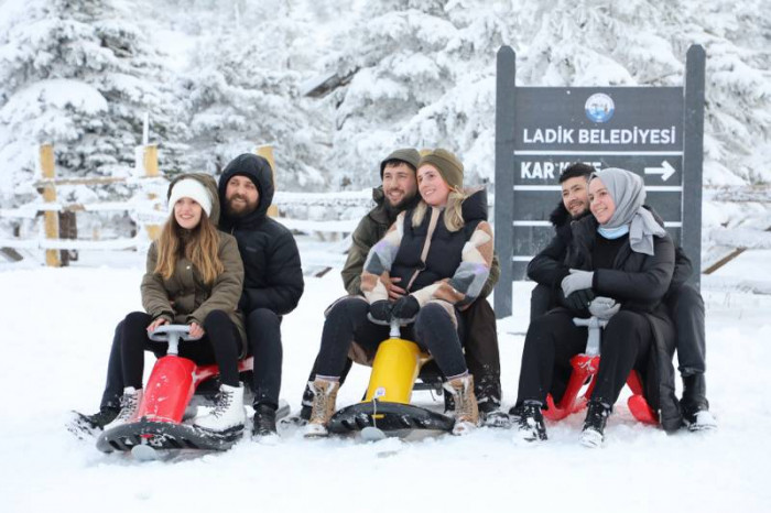 Akdağ'dan kartpostallık kar manzaraları