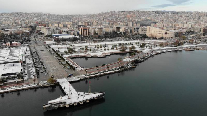 Beyaz örtüyle kaplanan Samsun havadan görüntülendi