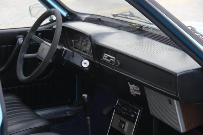 Dedesinden kalan yadigarı garajından çıkarmıyor