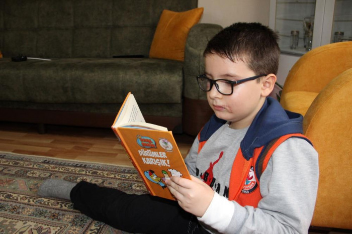 Köpek saldırısında ölümden dönen Mert: “Köpek görünce anne ve babamın arkasına saklanıyorum”