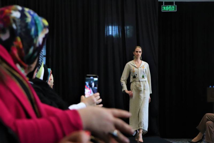 Osmanlı ve Selçuklu saray kıyafetleri bu defilede