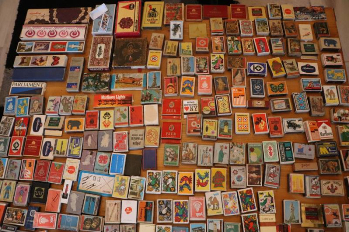 3 bin farklı çeşitten oluşan kibrit koleksiyonu