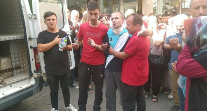 Komşusunun boğazını keserek öldüren genç yakalandı