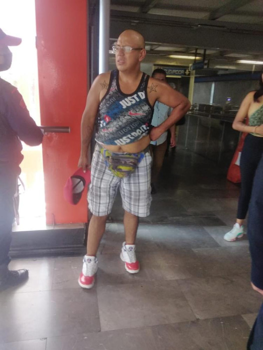  Meksika'da metroda kavga eden iki kişiden biri diğerinin kulağını koparttı