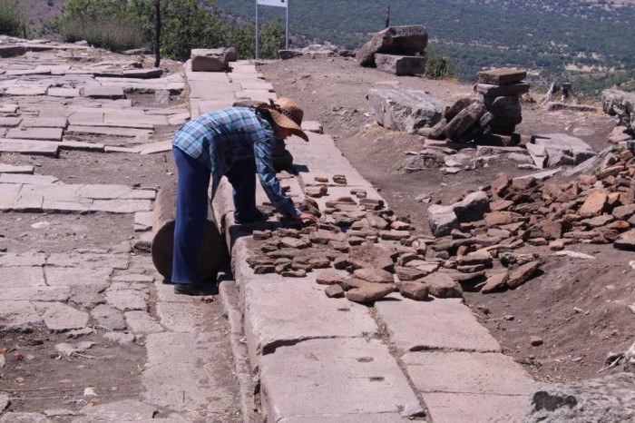 Günümüze ulaşan tek Hestia heykeli, gün sayıyor