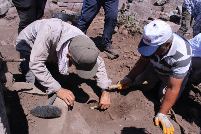 Günümüze ulaşan tek Hestia heykeli, gün sayıyor