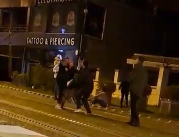 Kavga eden guruba biber gazlı müdahale