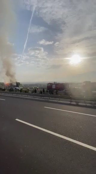Otobanda hareketli saatler...Alev alev yandı