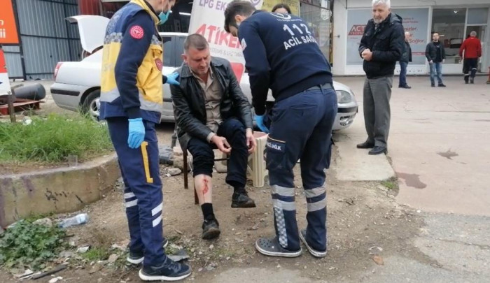 D-100’de halk otobüsü tıra çarptı: 7 yaralı