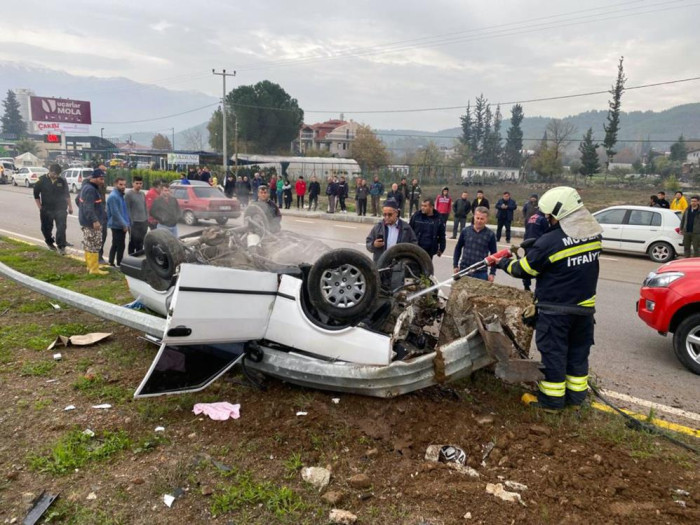 Araç Hurdaya Döndü Bir Kişi Hayatını Kaybetti 