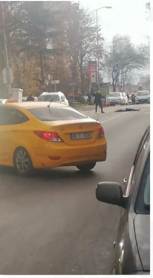 Yol ortasında eski eşine kurşun yağdırdı