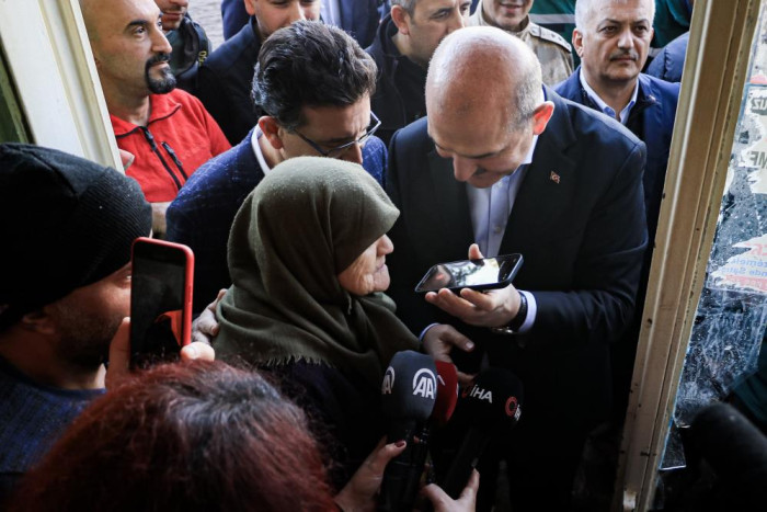 Cumhurbaşkanı Erdoğan, afetzede Zülfiye teyze ile telefonda görüştü