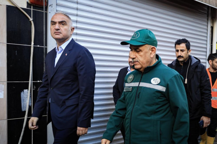 Cumhurbaşkanı Erdoğan, afetzede Zülfiye teyze ile telefonda görüştü