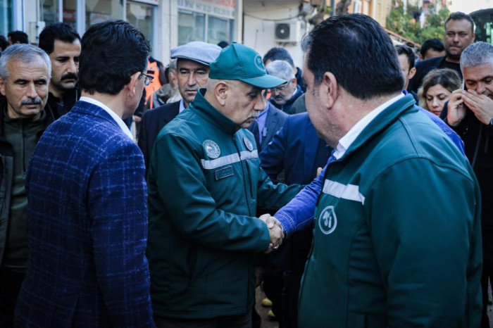 Cumhurbaşkanı Erdoğan, afetzede Zülfiye teyze ile telefonda görüştü