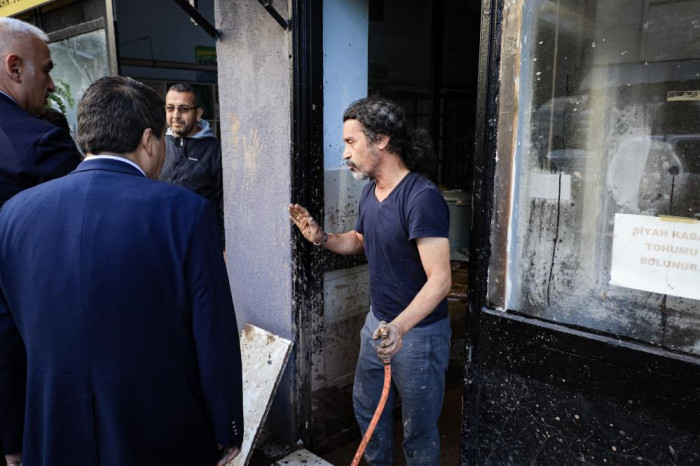 Cumhurbaşkanı Erdoğan, afetzede Zülfiye teyze ile telefonda görüştü