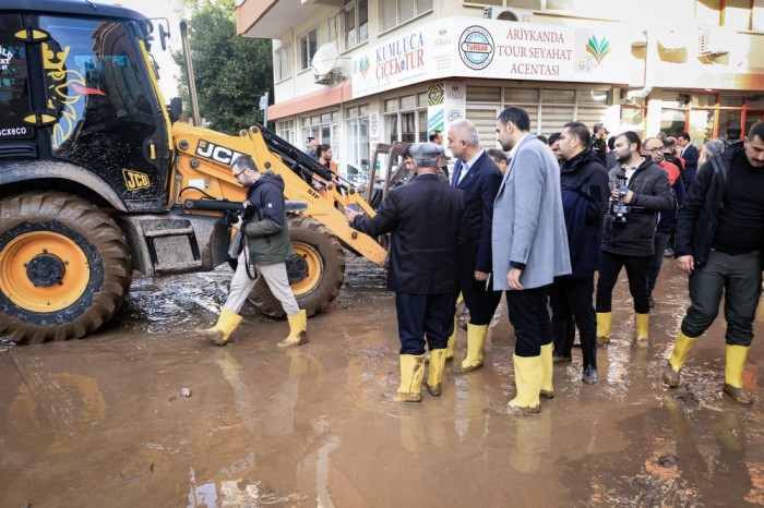 Cumhurbaşkanı Erdoğan, afetzede Zülfiye teyze ile telefonda görüştü