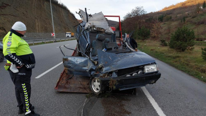 Samsun'da Feci Kaza! Araç Hurdaya Döndü 