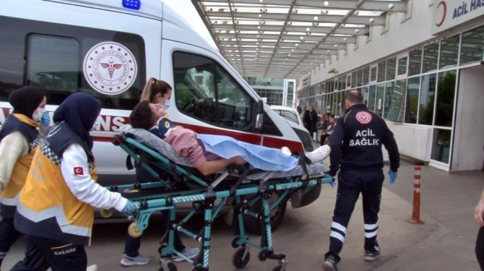 Genç adam bankta otururken hayatının şokunu yaşadı