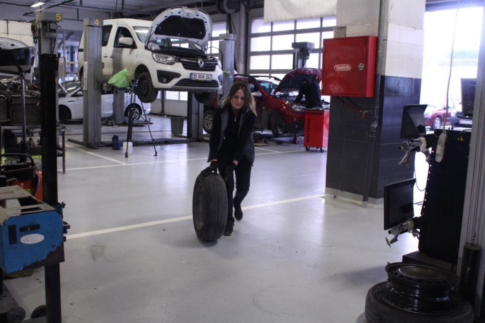  Çıraklıktan mühendisliğe: Burcu usta