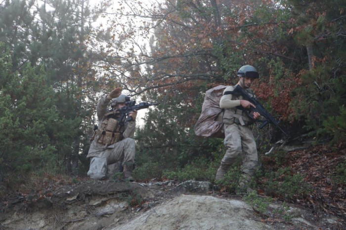 Sinop'ta komandolar dağları kontrol etti