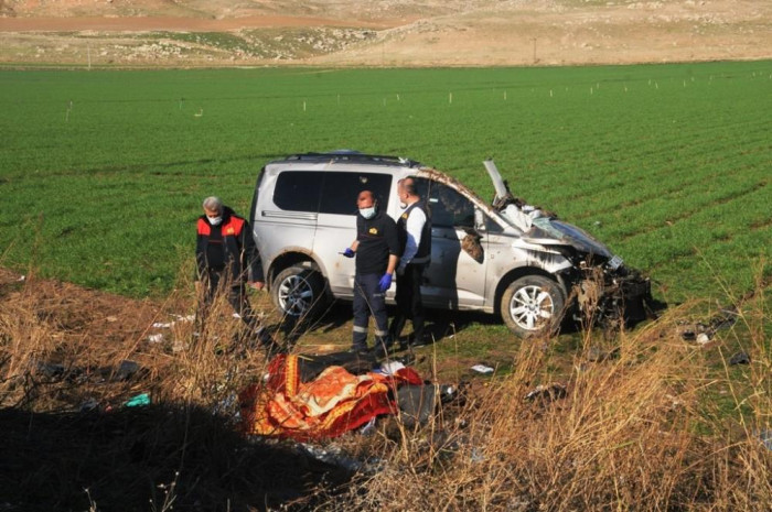 Cizre'de feci kaza: Hurdaya dönen araçta 4 ölü, 2 yaralı