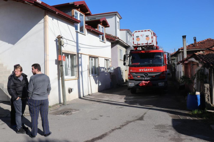 İki katlı evde yangın çıktı