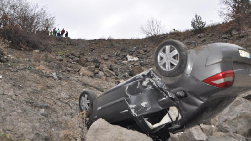  30 metreden baraj yatağına uçan otomobil sabah fark edildi: 1 ölü