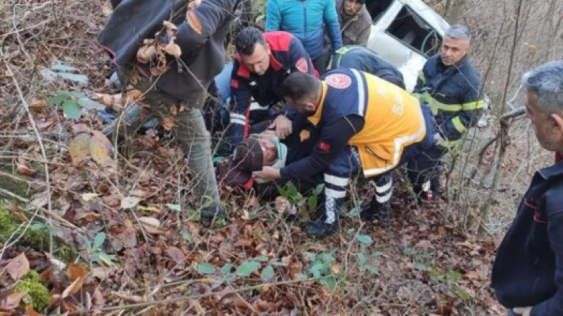 Tokat’ta otomobil uçuruma devrildi, yaralılar güçlükle kurtarıldı