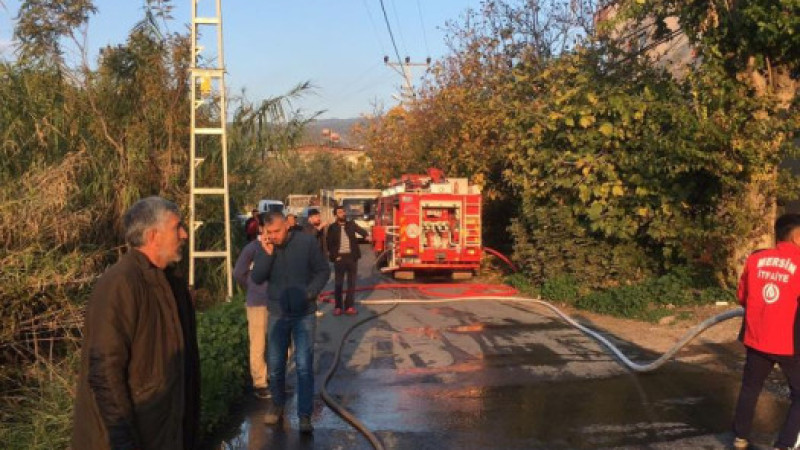 Elektrikli sobadan çıkan yangında 2 katlı ev alevlere teslim oldu