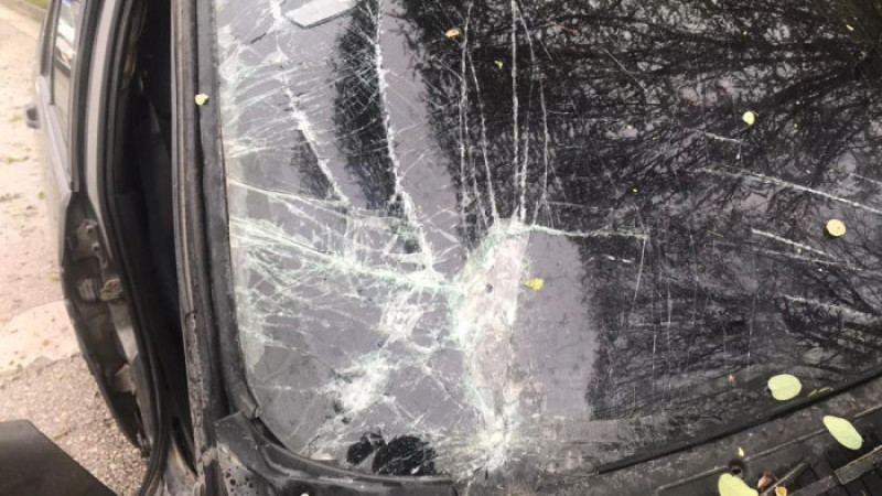 Bilecik’te otomobil refüje çıktı: 1’i ağır 2 yaralı