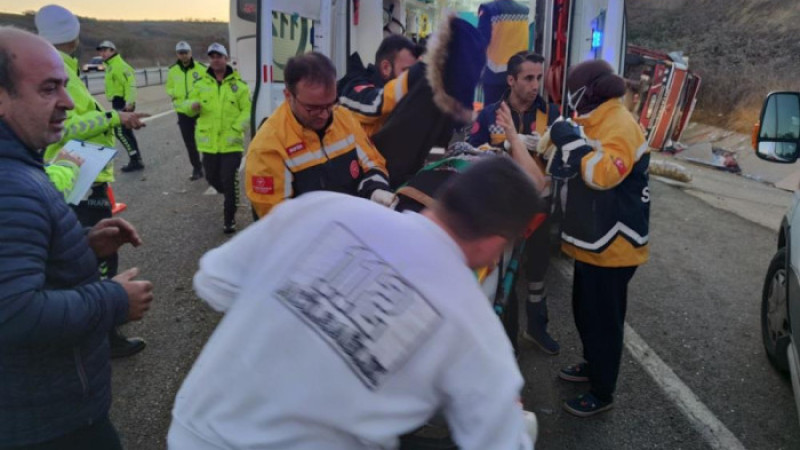 Tekirdağ'da kamyon ile otobüs çarpıştı: 1 ölü, 2 yaralı