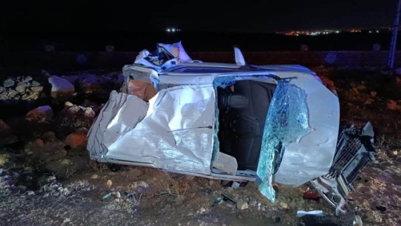 Tır otomobile arkadan çarptı: 3 yaralı