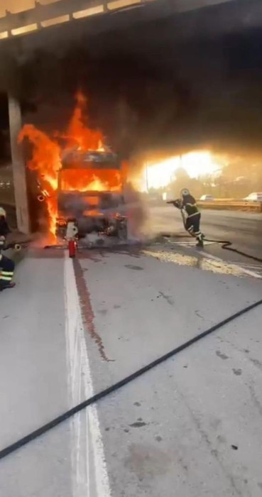 D-100’de çay yüklü tır alev alev yandı