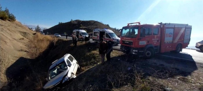 Kahramanmaraş’ta ticari araç şarampole düştü: 5 yaralı