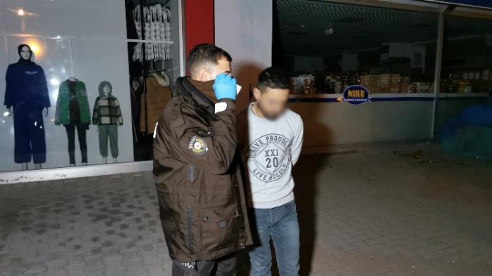 Eroin ve sentetik hapla yakalandı