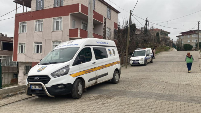 Silahla başından vurulmuş halde bulunmuştu, hayatını kaybetti