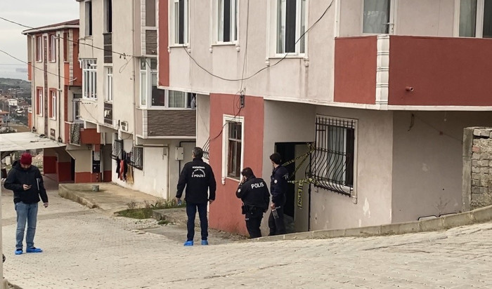 Silahla başından vurulmuş halde bulunmuştu, hayatını kaybetti