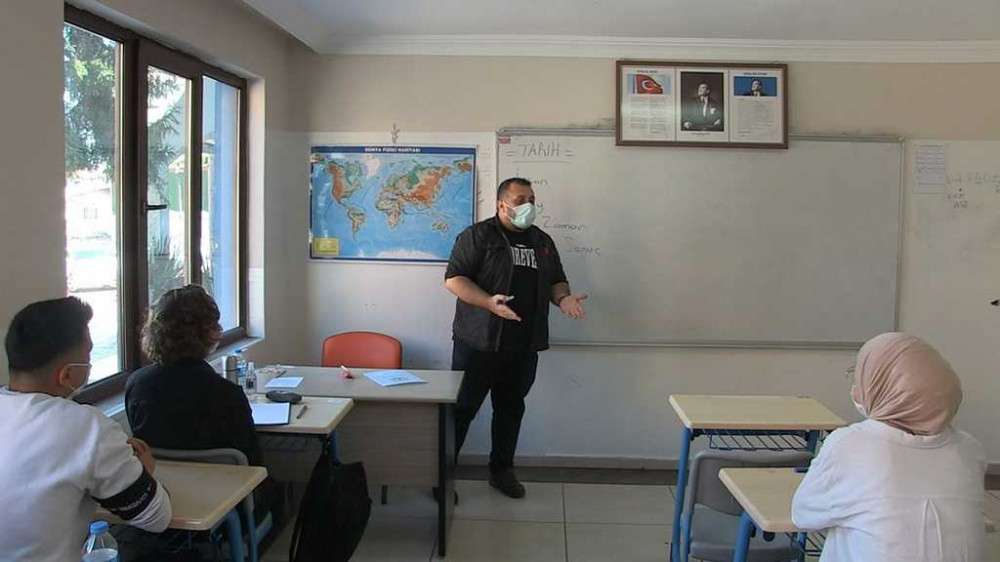 Canik’te YKS hazırlık okulu öğrencileri ders başı yaptı