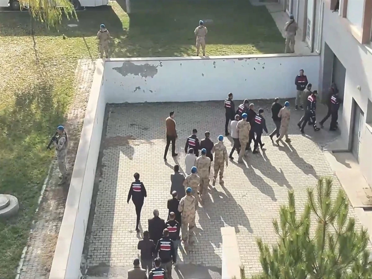 “Ankara’da Tefecilik ve Yağma Operasyonu: 25 Gözaltı, 20 Tutuklama