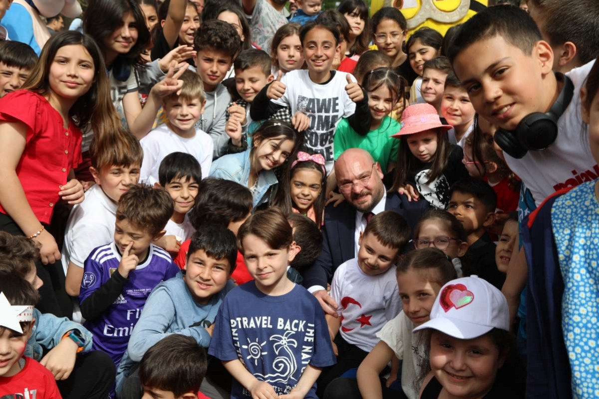 Başkan Türkel: “Gençlerin projelerini el birliğiyle hayata geçireceğiz”