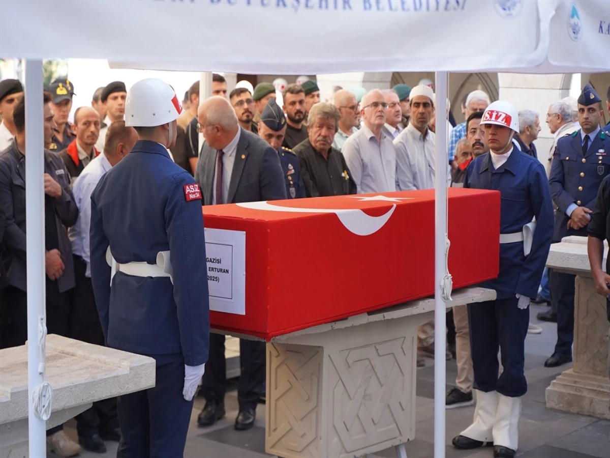 KORE GAZİSİ MÜKREMİN ERTURAN SON YOLCULUĞUNA UĞURLANDI