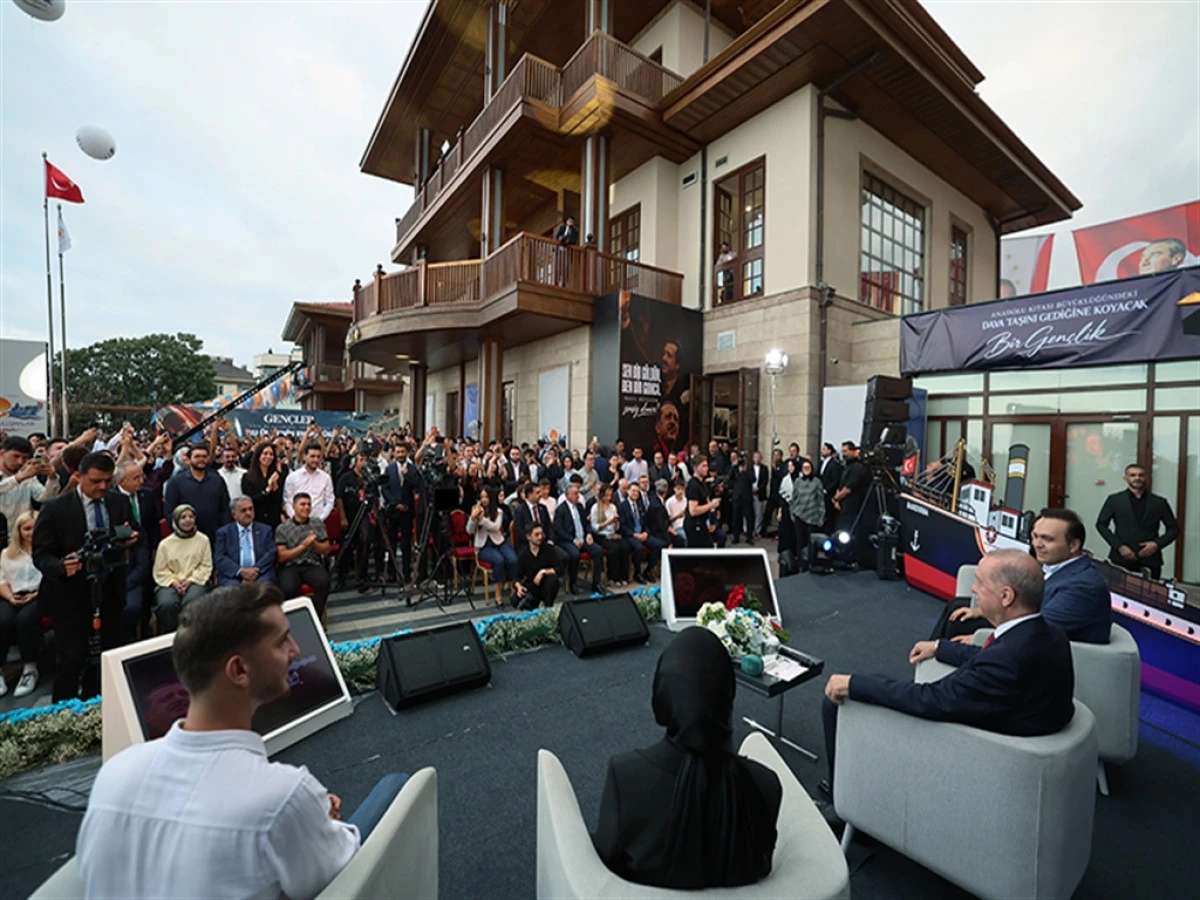 Cumhurbaşkanı Erdoğan, Samsun'da gen&ccedil;lerle buluştu