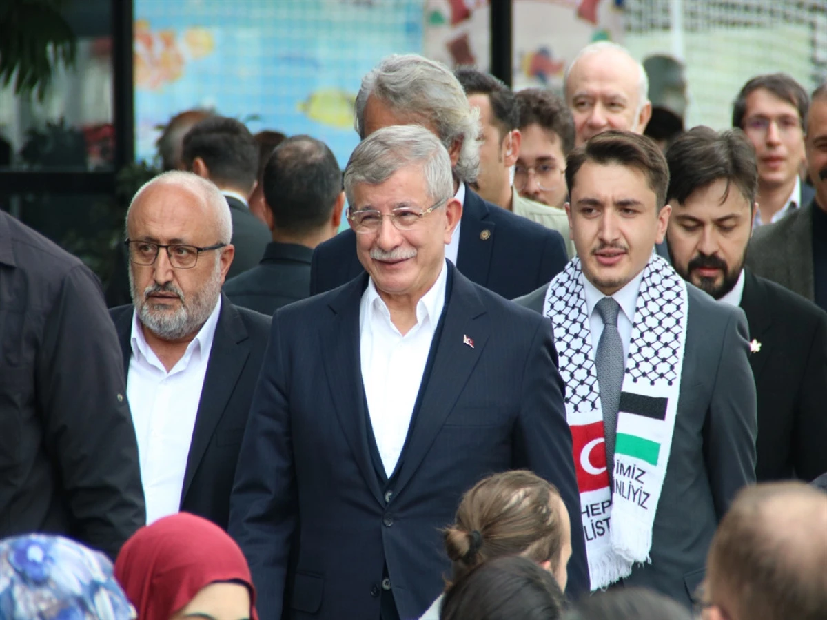 Davutoğlu: Bana ihtiyaç olmadığına inanmasam siyaseti bırakırdım